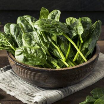 Spanacul: ce conține și ce beneficii are