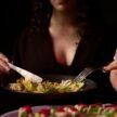Salate de vară care îți sabotează dieta: ce ingrediente sa eviți?