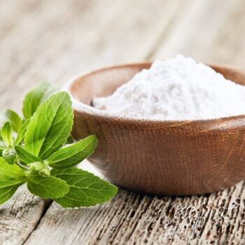 Stevia rebaudiana, îndulcitor natural. Vezi ce beneficii și ce efecte are