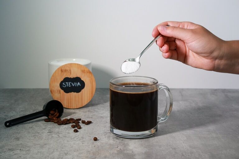 Stevia rebaudiana, îndulcitor natural. Vezi ce beneficii și ce efecte are